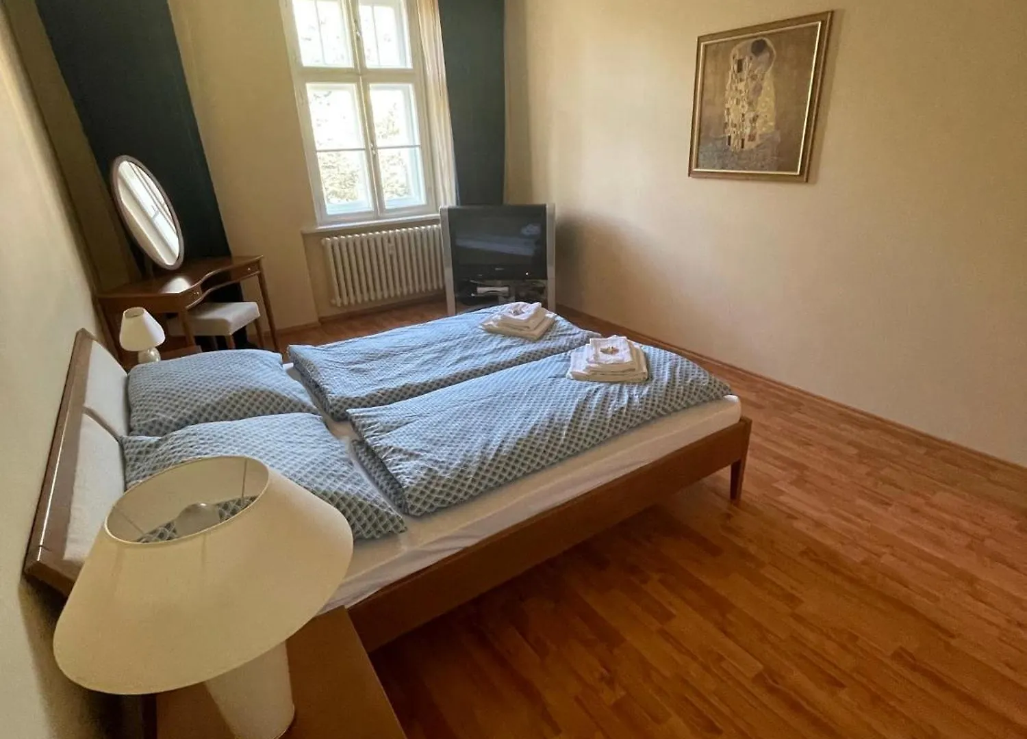 Huge Two Floor Apartment On The Park Colonnade With Free Parking For One Car, 160 Sqm Karlovy Vary