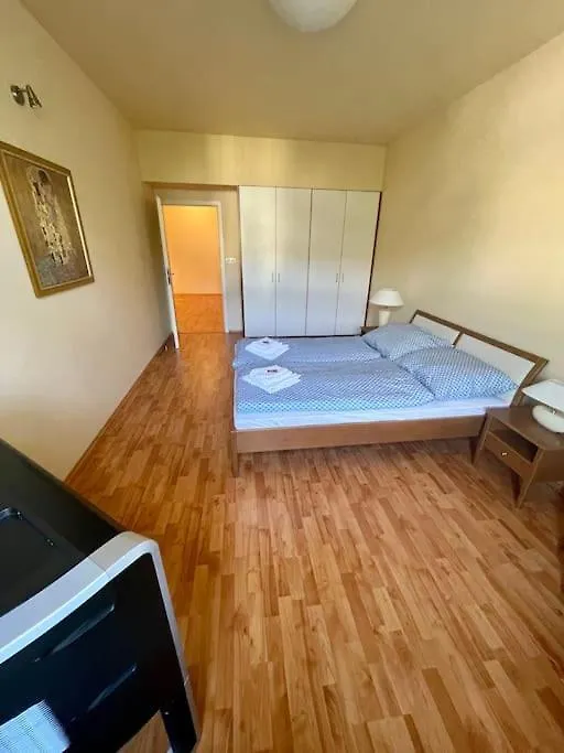 Huge Two Floor Apartment On The Park Colonnade With Free Parking For One Car, 160 Sqm Karlovy Vary 0*,