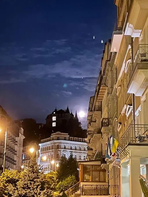 Huge Two Floor Apartment On The Park Colonnade With Free Parking For One Car, 160 Sqm Karlovy Vary Czech Republic